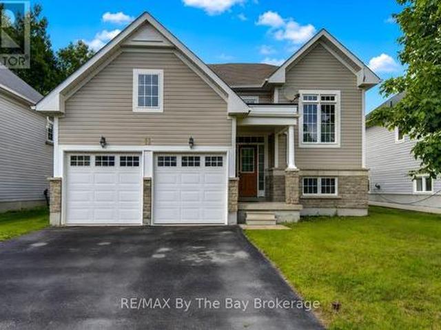 11 Grand Poplar Lane, Wasaga Beach, ON, L9Z 0C7 house for sale | Listing ID S13737 | Royal LePage
