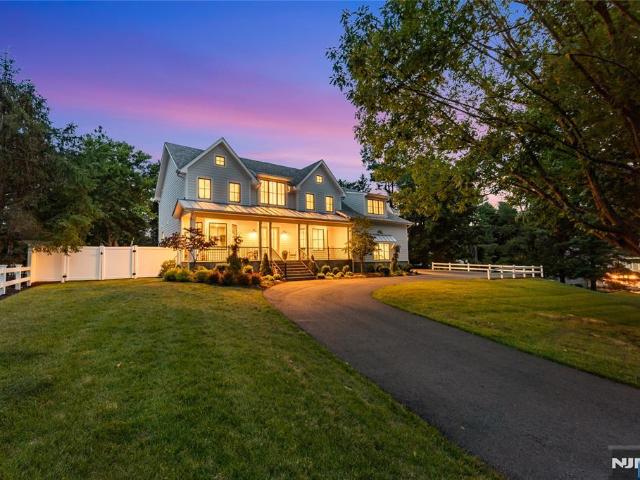 11 Green Way