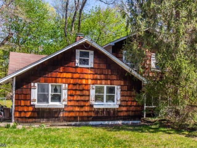 11 Greenbrook Dr