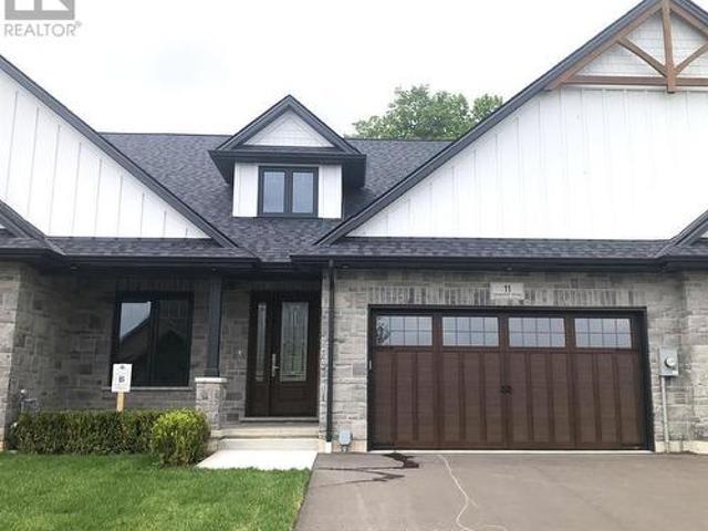 11 Greenhill Drive, Tillsonburg, ON, N4G 0L4 house for sale | Listing ID X12947 | Royal LePage