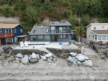 11 H South Beach, Everett, WA 98201 | MLS #2443