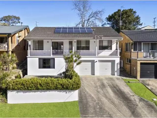 11 Haig Street, BELMONT House for rent Listed by Candice Como.