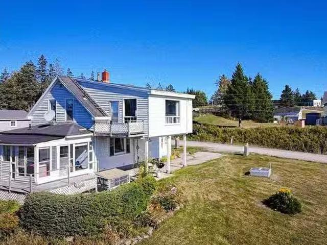 11 Harbourview Drive, Watt Section, NS, B0J 3B0 house for sa.