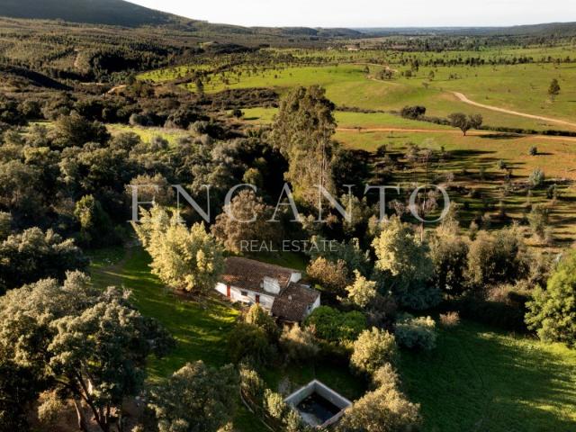 11 hectares, 3 casas na Serra D'Ossa Estremoz