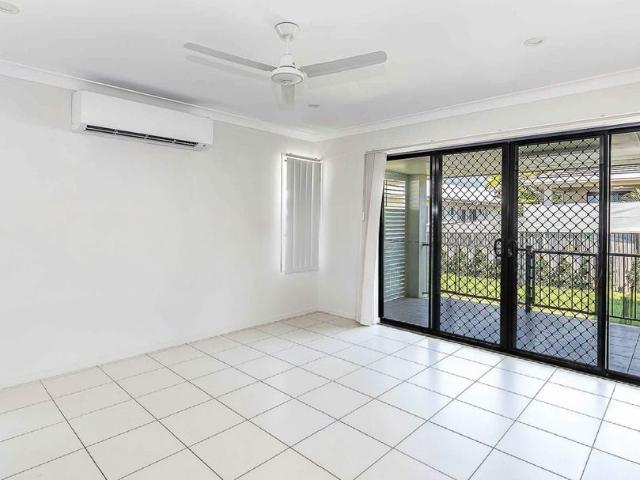 11 Helvellyn St, Bushland Beach