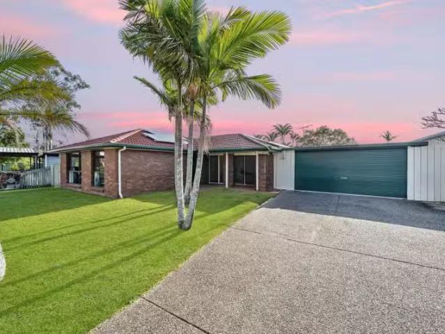 11 Higgins street, LOGANHOLME, QLD 4129 House for Rent