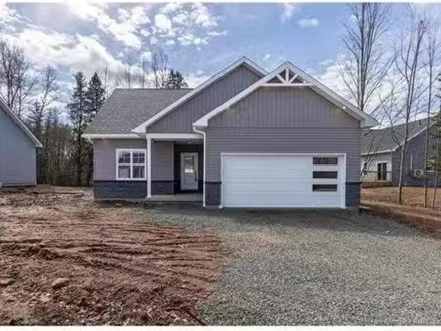 11 Hood St, Petitcodiac, NB, E4Z 4K1 house for sale Listing.