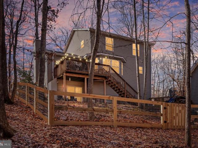 11 horseback ln