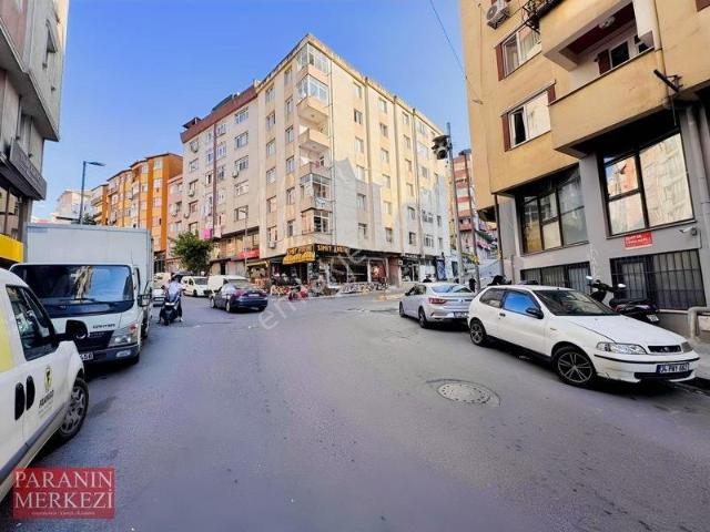 1+1 İskanlı Cadde Yanı İçi Boş Yeni Bina Metro Metrobüs 12 Dk !