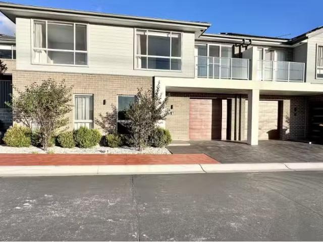 11 Kalka Glade, Riverstone Townhouse for rent Listed by Man C.