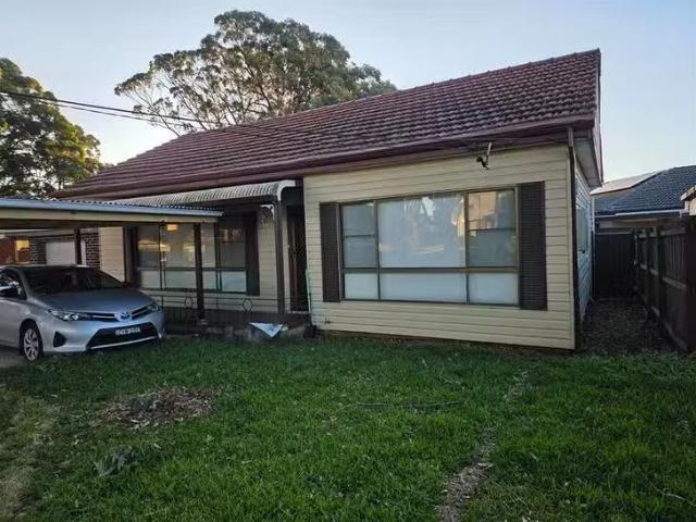 11 Kerrie Crescent, Peakhurst, NSW 2210