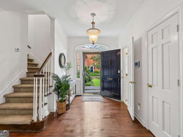 11 Kings Walk NE