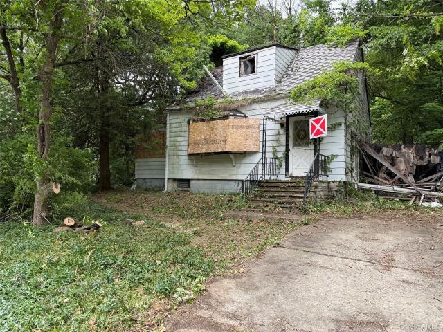 11 Knolls Road