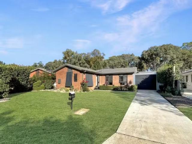 11 Lacebark Court, Thurgoona House for rent Listed by Lucy Ha.