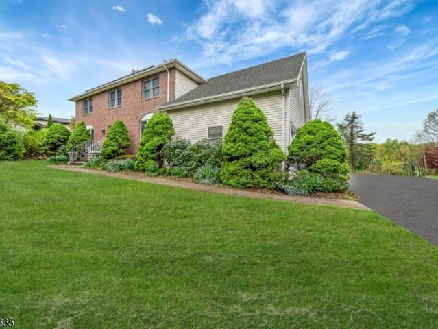 11 Ledgerock Ct