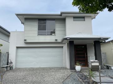 11 Leeside Place, Hope Island