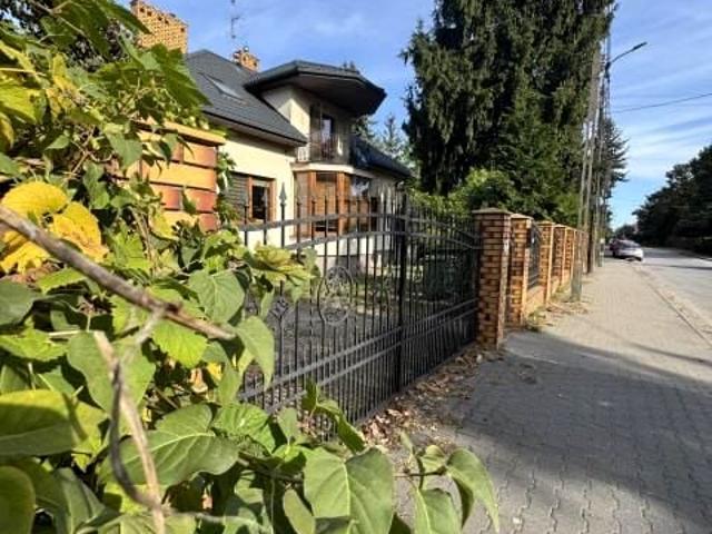 11 Listopada 260 m², Sulejówek
