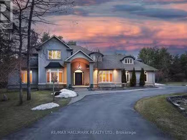 11 Loggers Trail, Whitchurch Stouffville, ON, L4A 2L6 house.