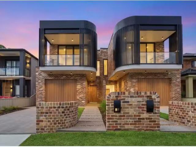 11 Louie Street, Padstow Townhouse for rent Listed by Mary Kh.