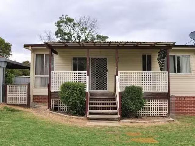 11 Mcgrath Street, West Bathurst, NSW 2795