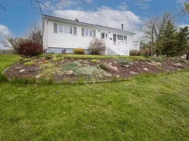 11 Maclean Street, Sydney Mines, NS, B1V 1E1 house for sale.