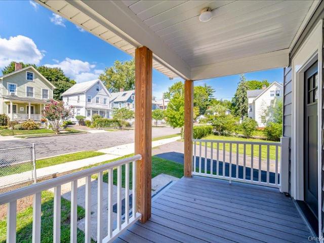 11 Maple Street