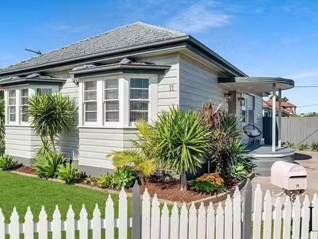 11 Marina Avenue, New Lambton, NSW 2305