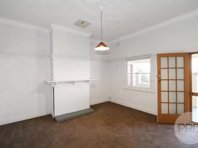 11 Marns Street, Wagga Wagga, NSW 2650