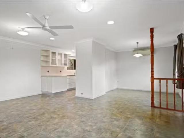 1/1 Maxwell Close, Green Point Apartment for rent Listed by B.