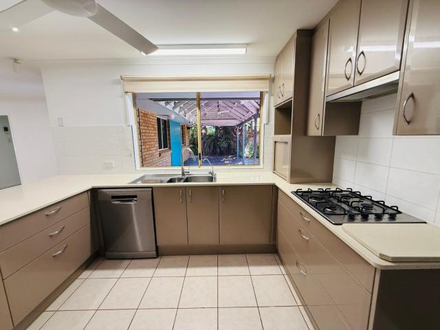 11 Menzies Place Nickol, WA 6714
