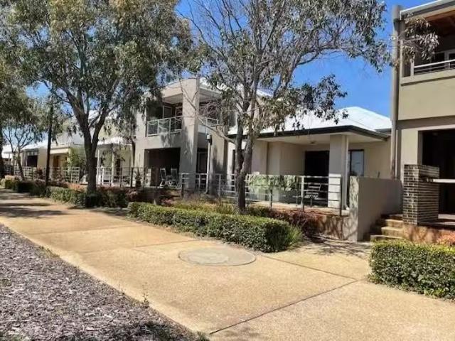11 Melton Hill Lane, Champion Lakes, WA 6111