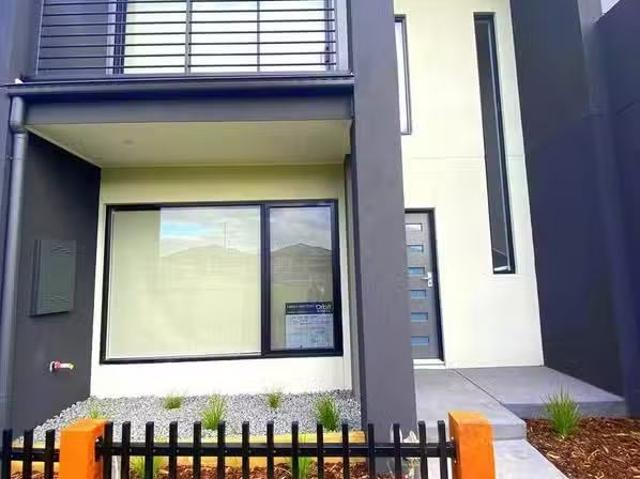 11 Meroo Walk, Wollert, VIC 3750 Unit for Rent