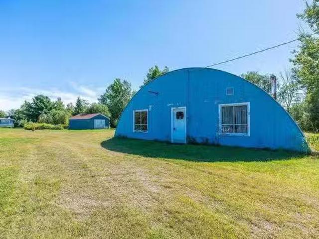 11 Middle Road, Lawrencetown, NS, B0S 1M0 commercial for sal.