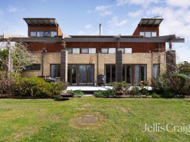 11 Month lease only Lawn Maintenance Included!