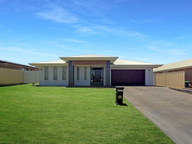 11 Mortlock Avenue, Dubbo NSW 2830 House For Rent | Domain