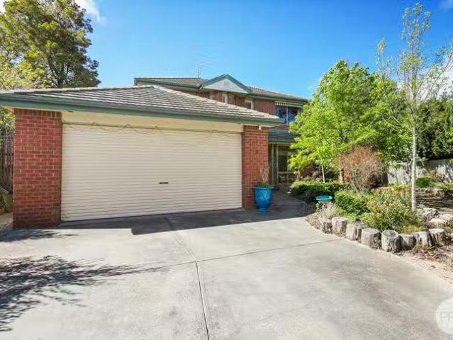 11 Nevett Crescent, Mount Helen, VIC 3350