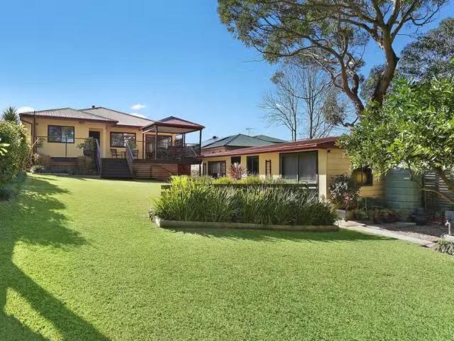 11 New Mount Pleasant Road, Balgownie NSW 2519 House For Lease