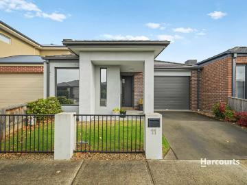 11 Newbury Street, Pakenham, VIC 3810