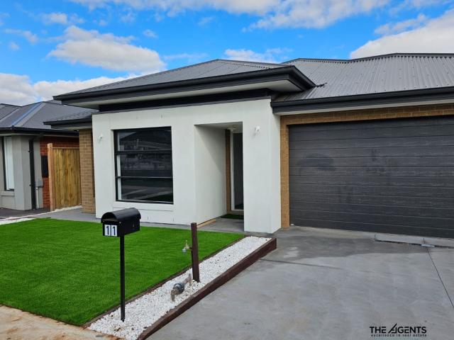 11 Nova Street, Weir Views VIC 3338 AUS