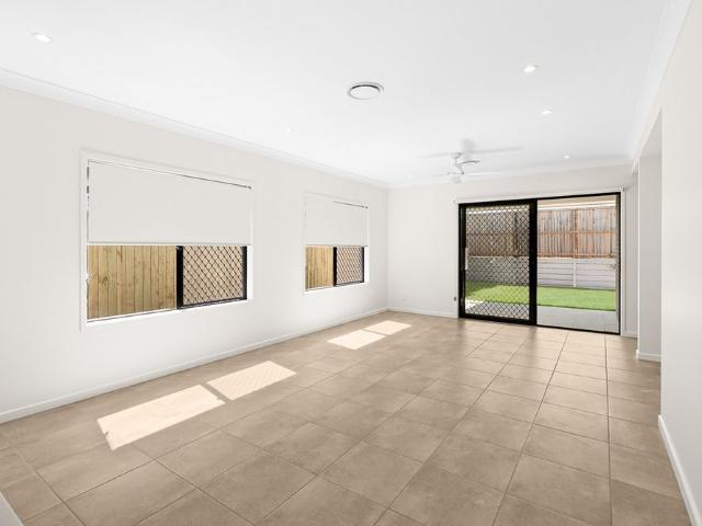 11 Oberon Crescent, Yarrabilba QLD 4207