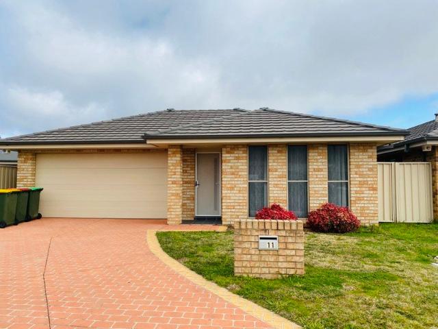 11 Onyx Place, Orange NSW 2800