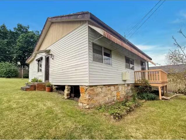 11 Parkes Crescent, Faulconbridge House for rent Listed by Pr.