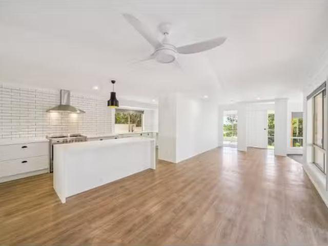 11 Peninsula Drive, Bilambil Heights House for rent Listed by.
