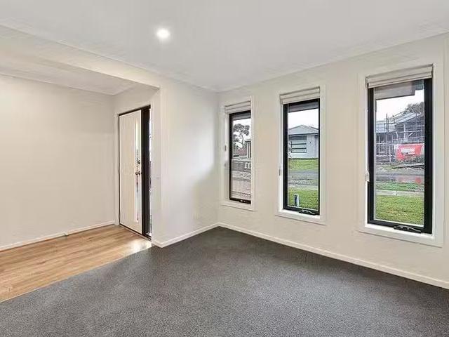 11 Pedro Road, Sunbury, VIC 3429