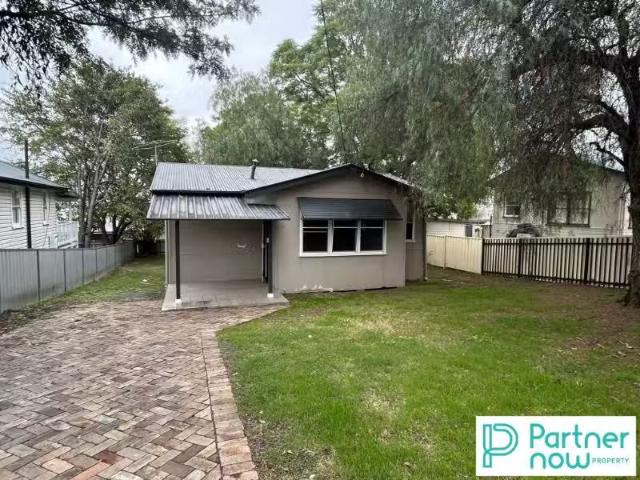 11 Peel Street, TAMWORTH House for rent Listed by Sophie Duth.