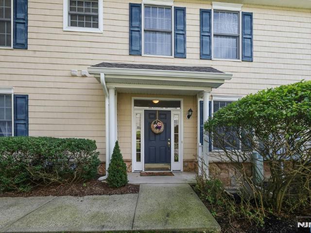 11 Pine Lake Terrace