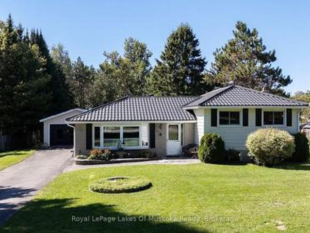 11 Pine Street, Bracebridge Macaulay, ON, P1L 1L1 house for sale | Listing ID X13822 | Royal LePage