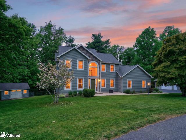11 Pineview Lane