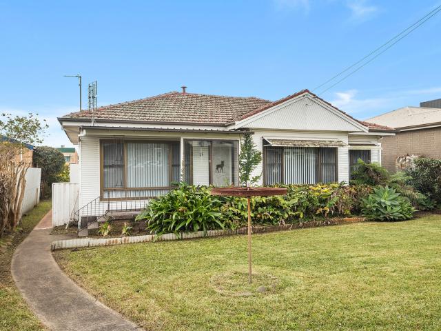 11 Pioneer Drive, Oak Flats, NSW 2529 House for Rent Ray White South Wollongong