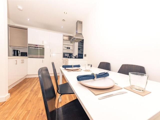 11 Plaza Boulevard, Liverpool L8, 2 bed flat to rent, £1,075 pcm | PrimeLocation
